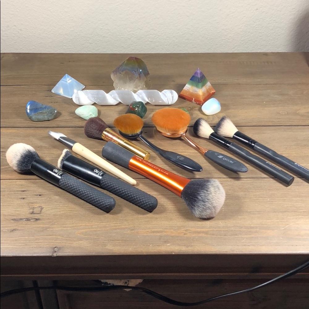 Assorted Makeup Brushes
